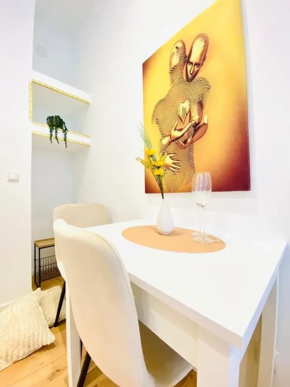 Charming 4 Bedroom Apartment Ottakring - photo 4