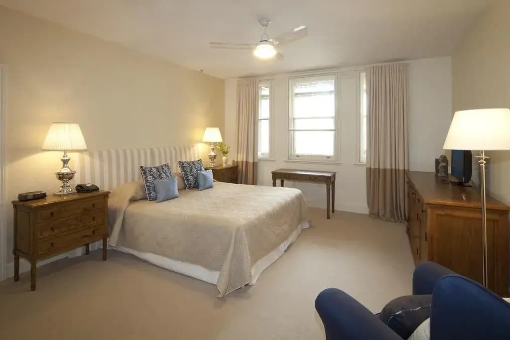 The Russell Boutique Hotel - photo 5
