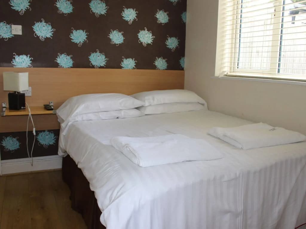 Debden Guest House - photo 38