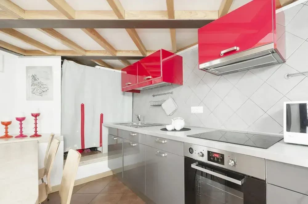 Inviting 3-bed Apartment in Roma 4mins to Colosseo - photo 24