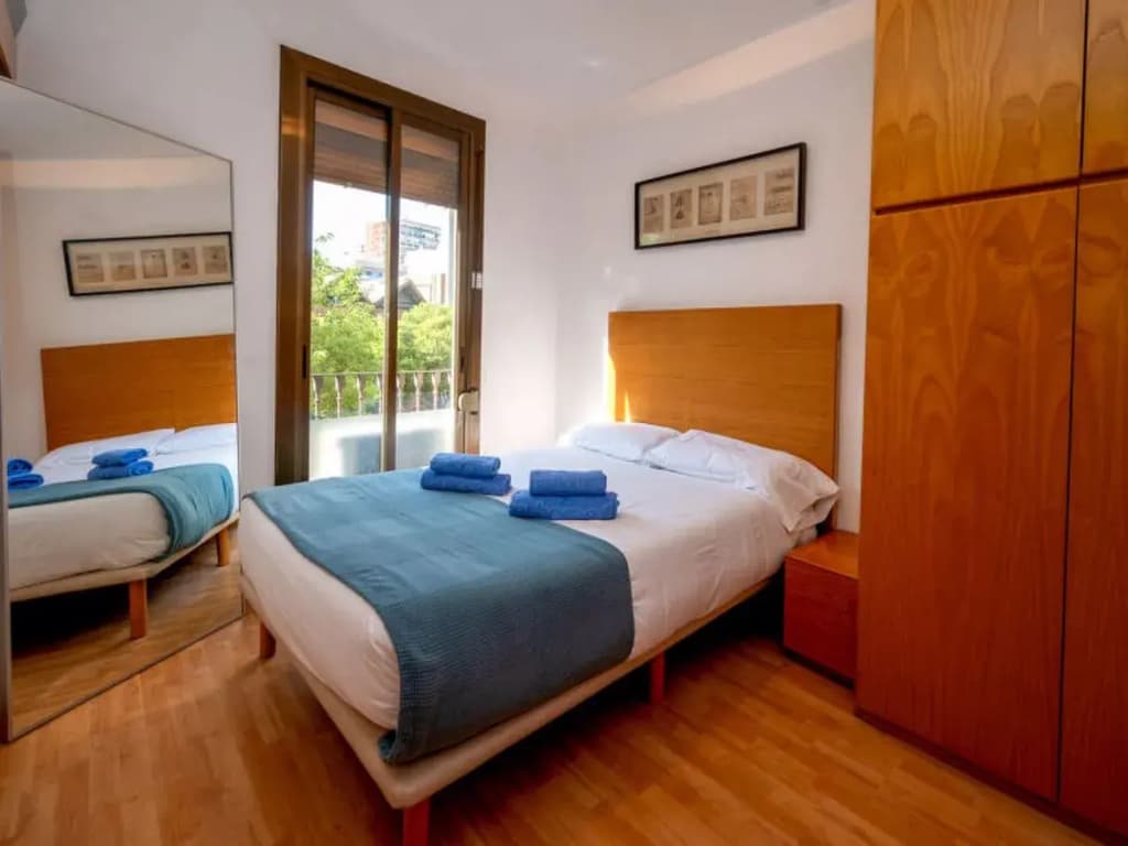 Barcelona Centric Apartment - photo 2