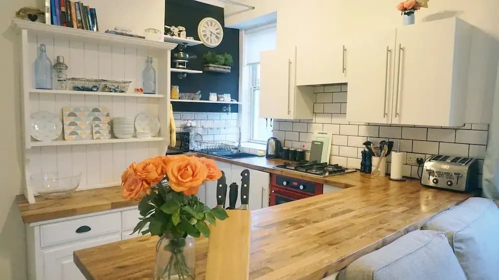 2 Bedroom Flat in Edinburgh With Free Parking - photo 13