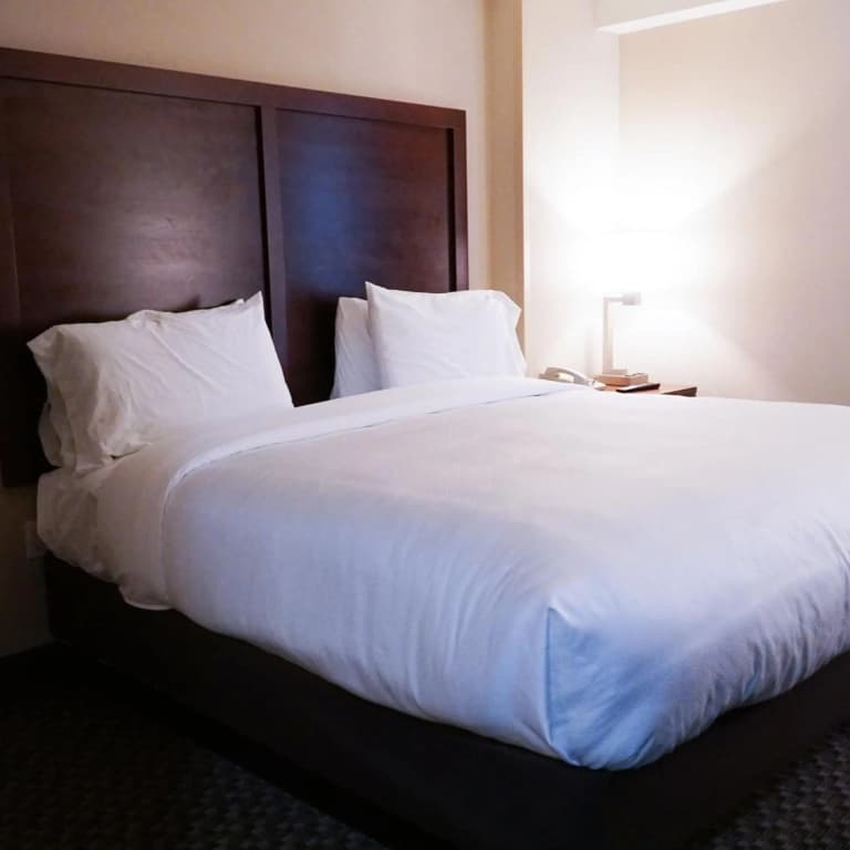 Hotel Mint JFK Airport - photo 12