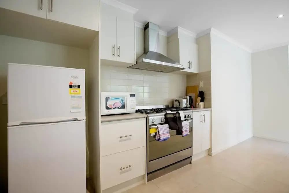 Spacious Lovely Home In Point Cook - photo 14