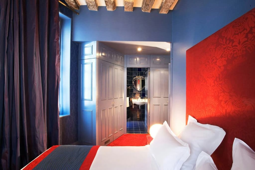 Hôtel du Petit Moulin, Haute Couture hotel by Lacroix - photo 24