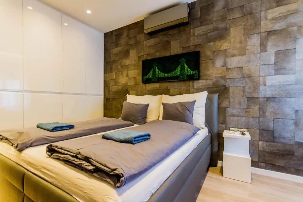 Chain Bridge Studio Apartment - photo 5