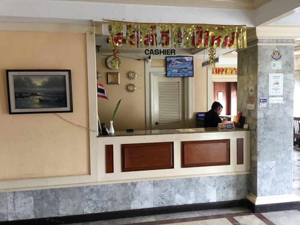 Daeng Plaza Hotel - photo 2