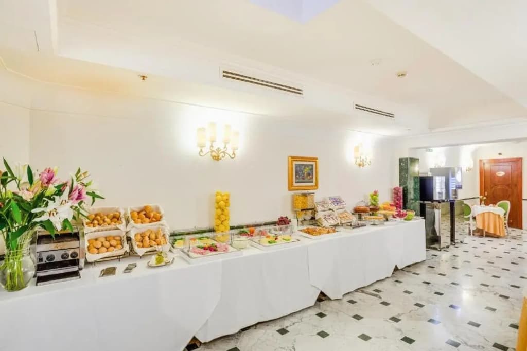 Raeli Hotel Regio - photo 13