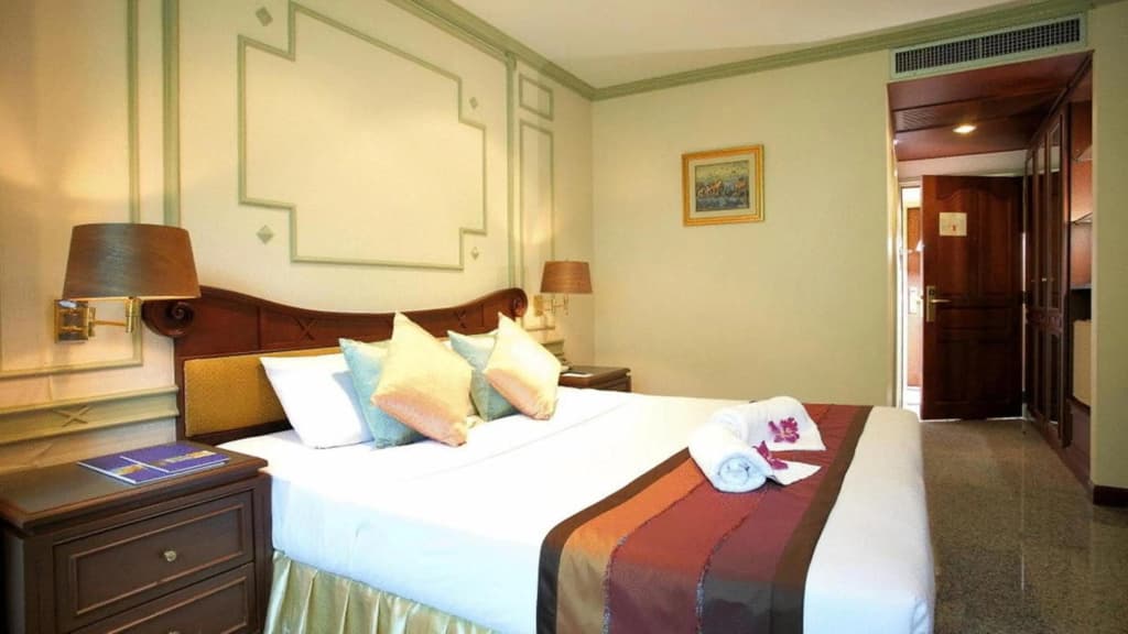 Majestic Suites - photo 3