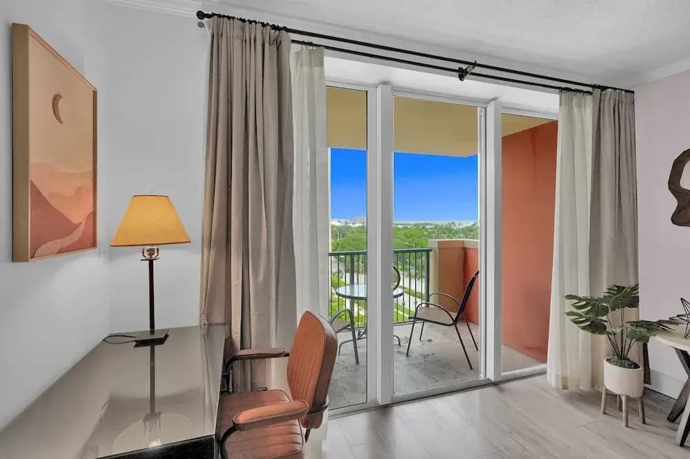 Serene Cozy Retreat with Balcony - photo 20