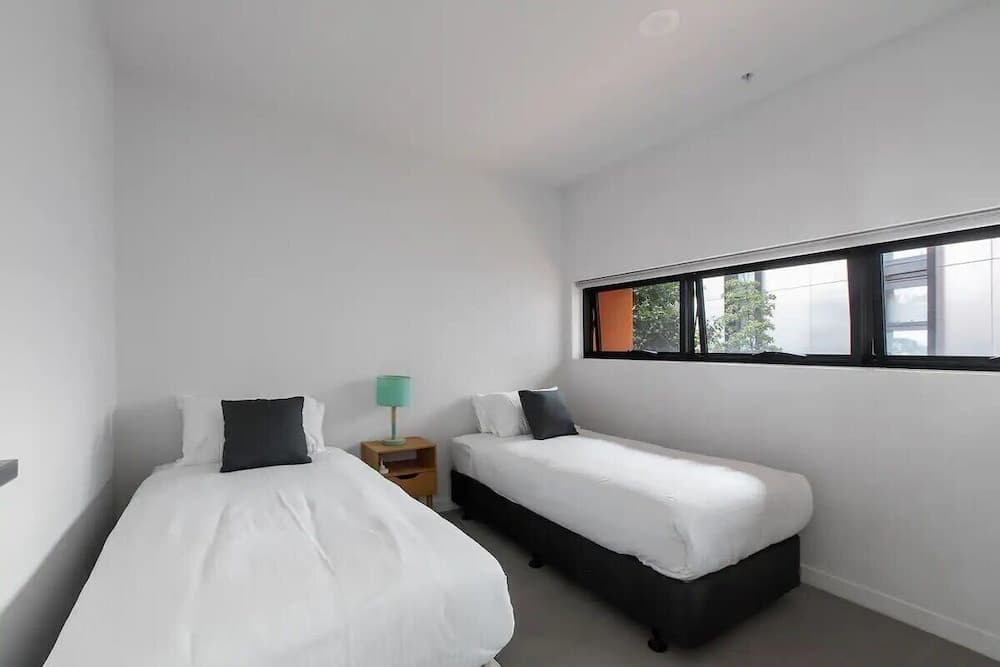 A 3BR Apt Next to Melbourne Zoo, Free Parking - photo 6