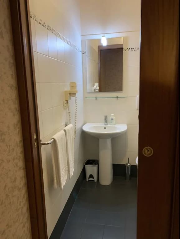 3 pax Studio, Month to Month Lease, Utility Costs Included - photo 9