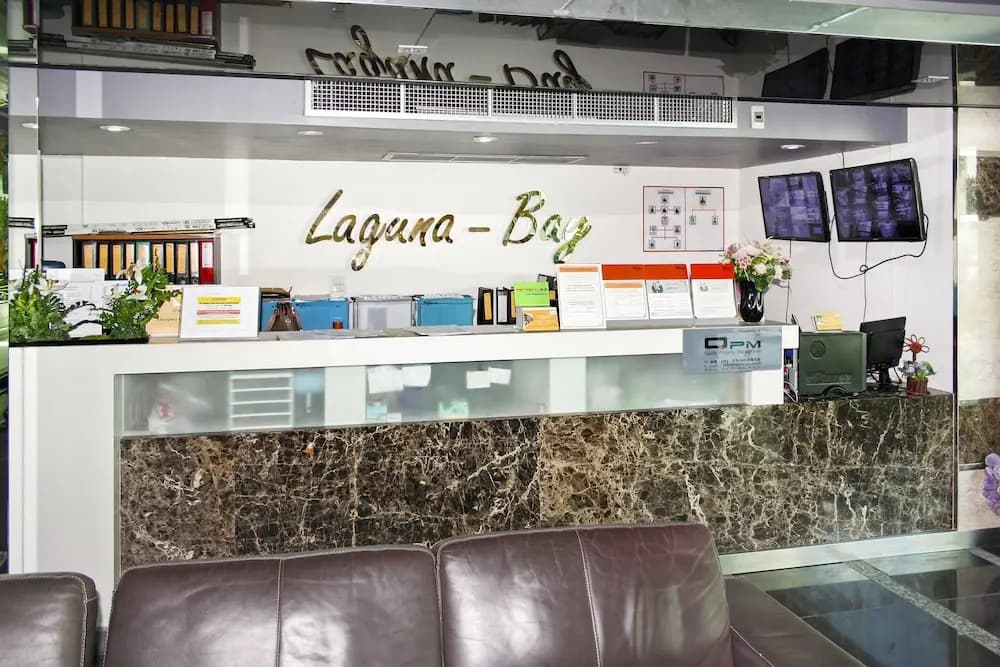 Laguna B - main photo
