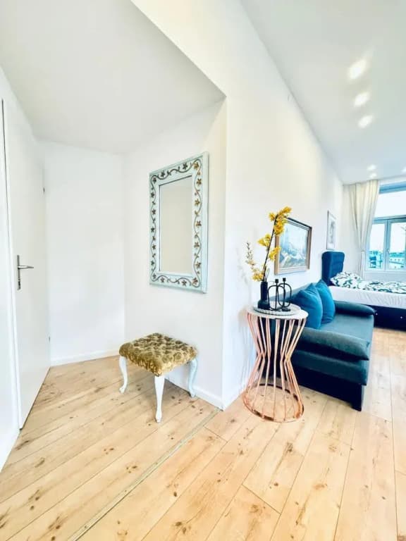 Spacious 3BR Near Kaufpark Alterlaa - photo 20