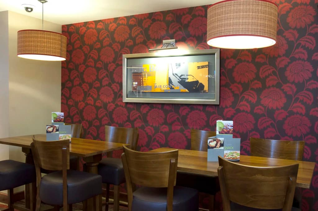 Premier Inn London Ealing - photo 12