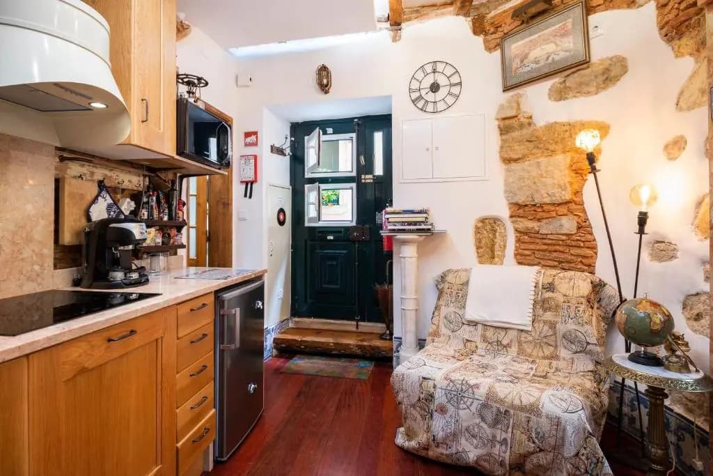 Romantic Medieval Apartment - photo 18
