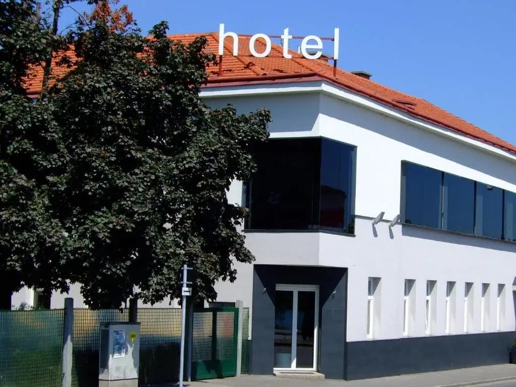 Strandhotel Alte Donau - photo 19