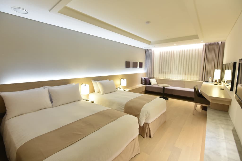 Pacific Hotel - photo 2