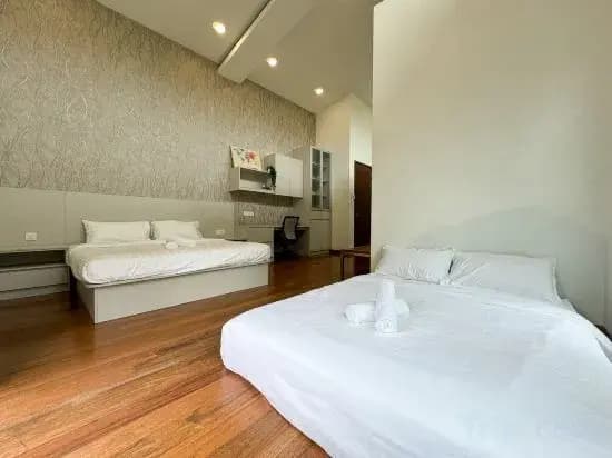 Green Escape City Private Pool Haven 24 pax - photo 4