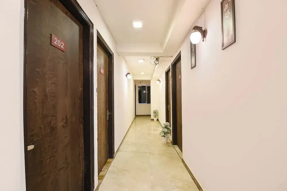 Fabhotel Blu Lagoon Inn - photo 9
