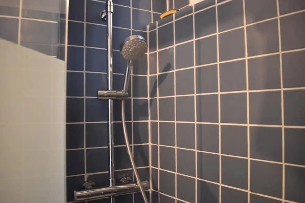 2 Bedroom Flat on Quai de Valmy - photo 7