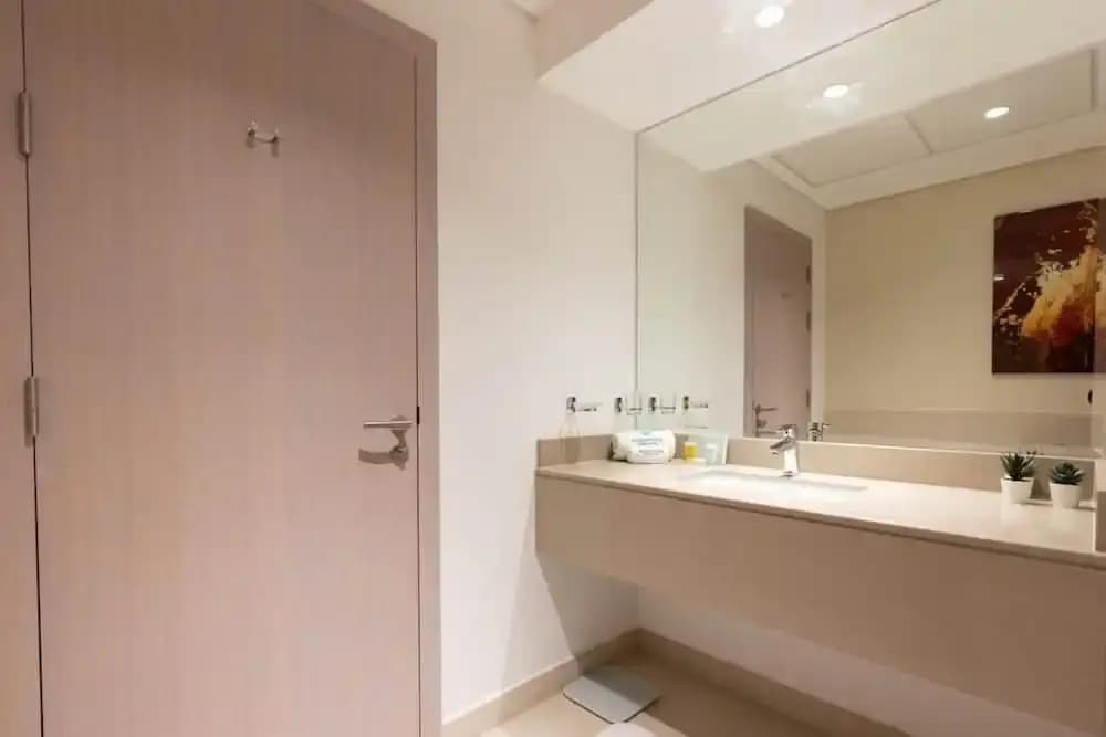 Bloomfields Iconic 1BR Waters Edge - photo 8
