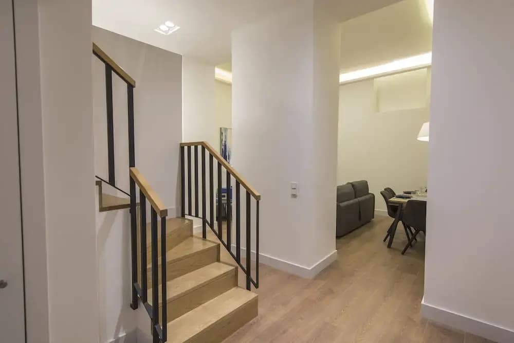 High Ceiling Duplex Apt Cais do Sodre - photo 35