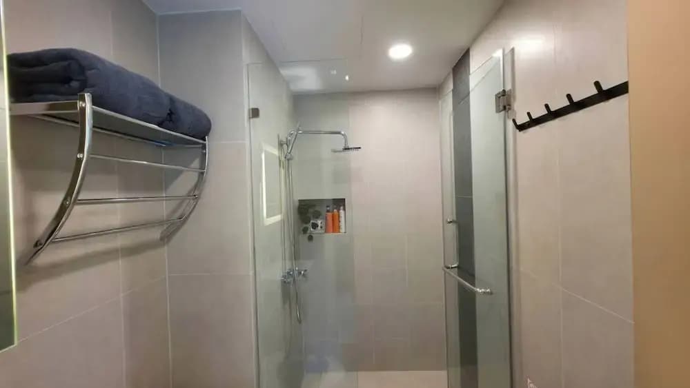 Room-a301- 1 Bedroom Corner Condo Forest - photo 9