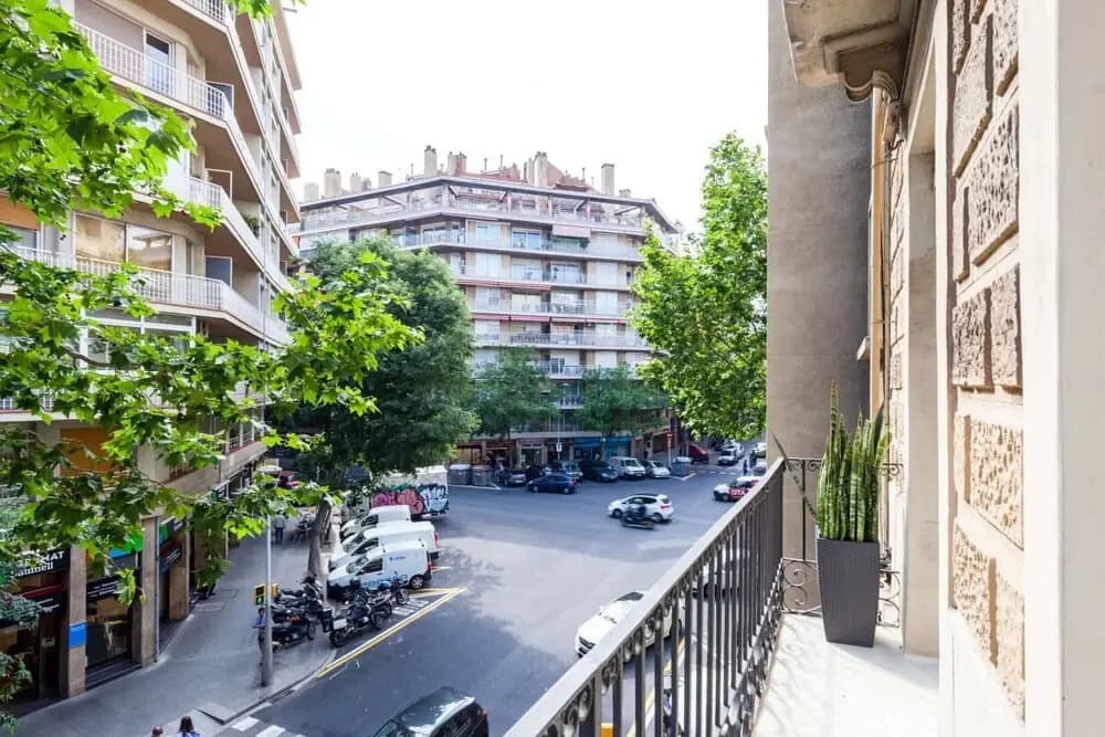 Joyful 2 Bed in the fantastic Sant Antoni area - photo 9