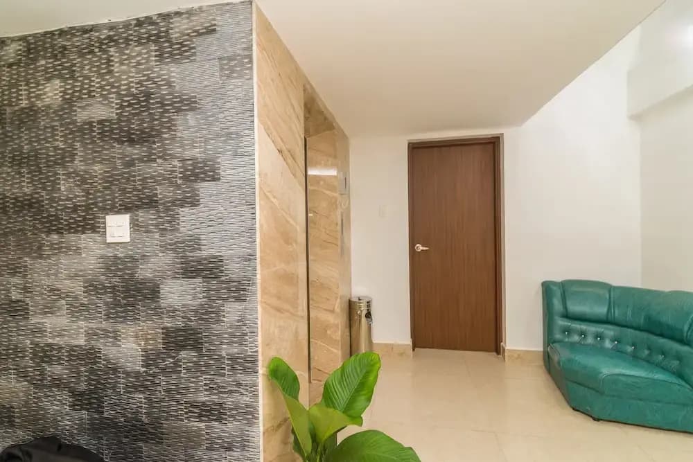 Oyo 186 Ruby Hotel - photo 11