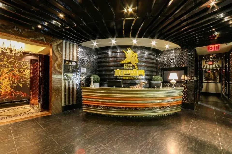 Flushing Regent Hotel - photo 2