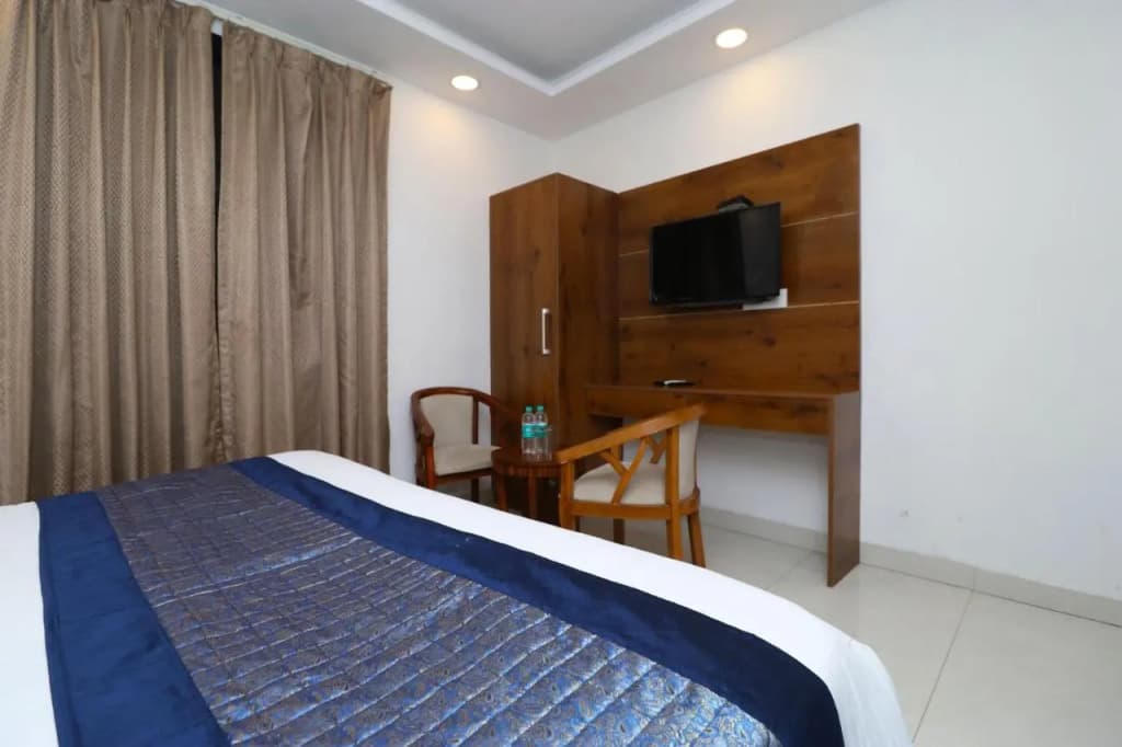 Hotel The Glory - photo 28