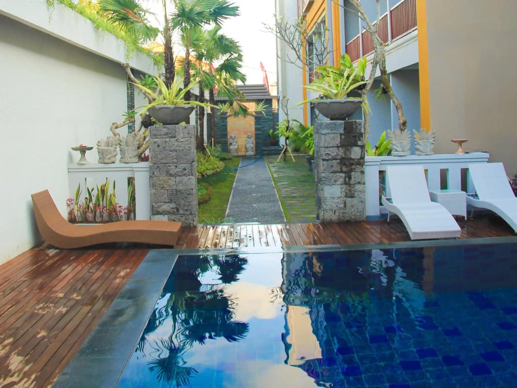 Kamini Legian Hotel - photo 12