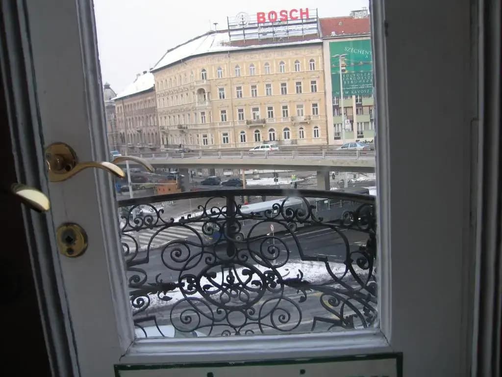 Locomotive Light Hostel  Apartments - photo 1