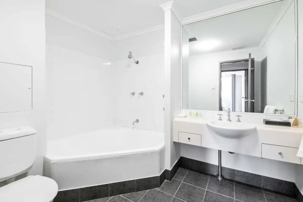 Quality Apartments Camperdown - photo 11