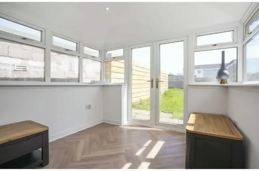 2-Bedroom Home with Parking and Garden - photo 7