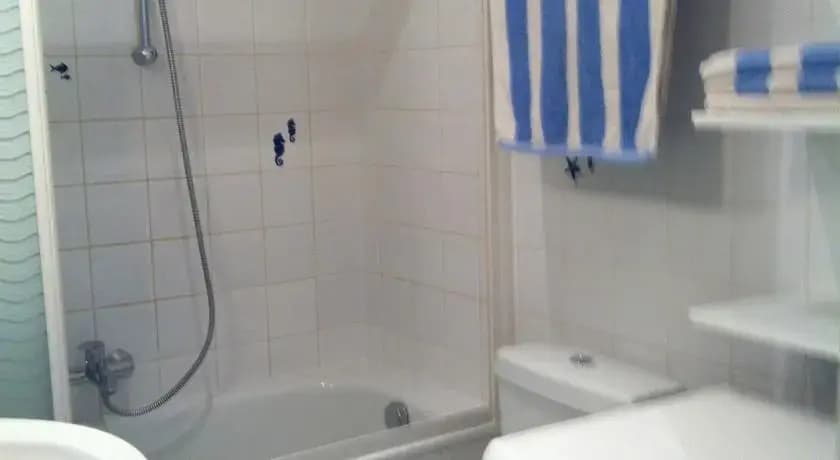 Into Paris - Louvre Apartment - photo 4