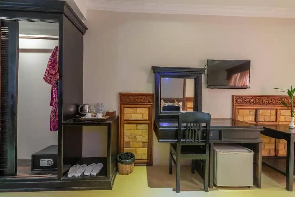 Kings Luxury Hotel - photo 7