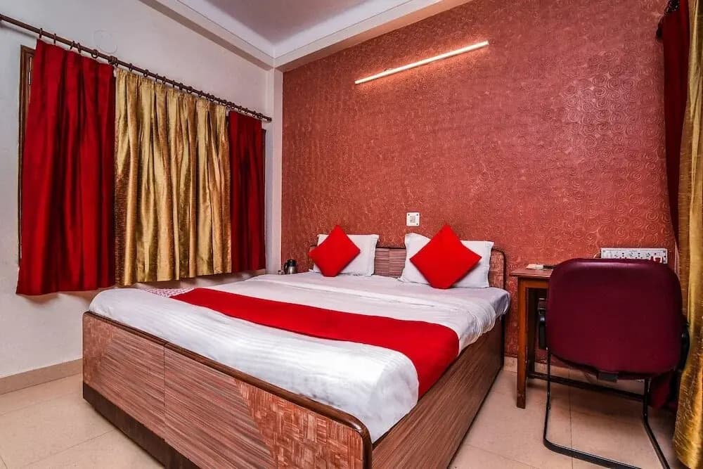 The Excellency by OYO Rooms - photo 6