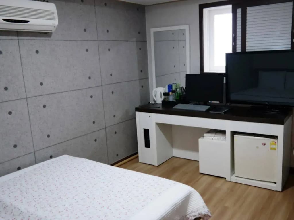 Rich Hotel - photo 2