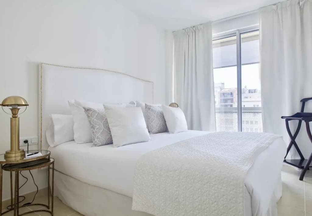 Splendom Suites Pau Clarís - photo 4