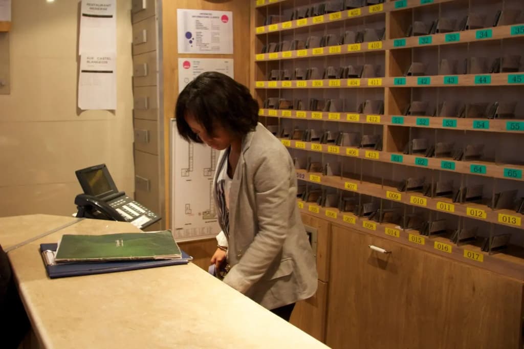 Bastille Hostel - photo 17