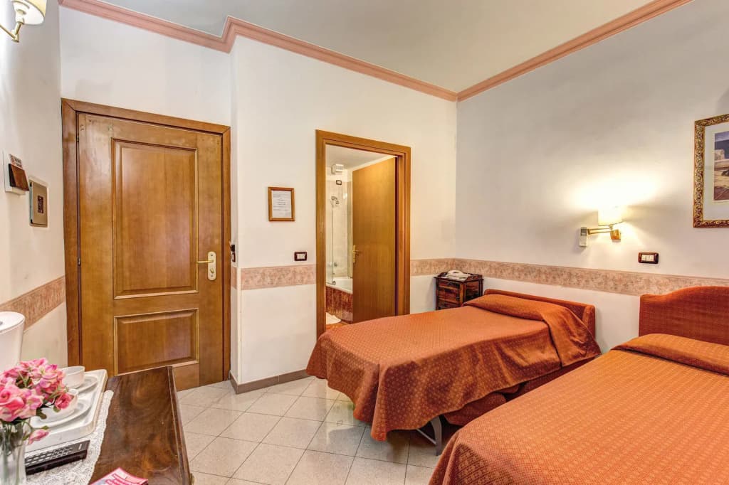 Hotel Giuliana - photo 4
