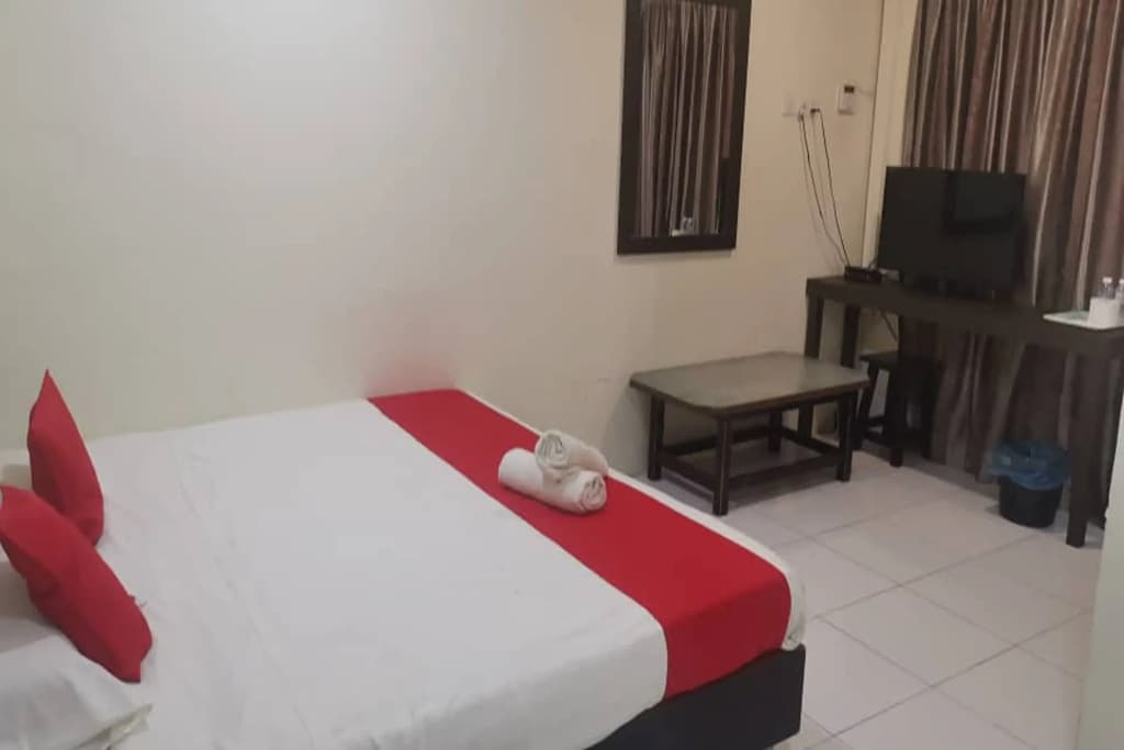 OYO 1104 Q Hotel - photo 5