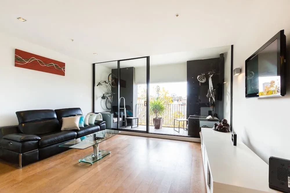 Cleo, 1BDR St Kilda Apartment - photo 9