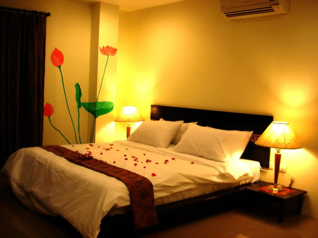 The Bang Khun Phrom Suites - photo 2