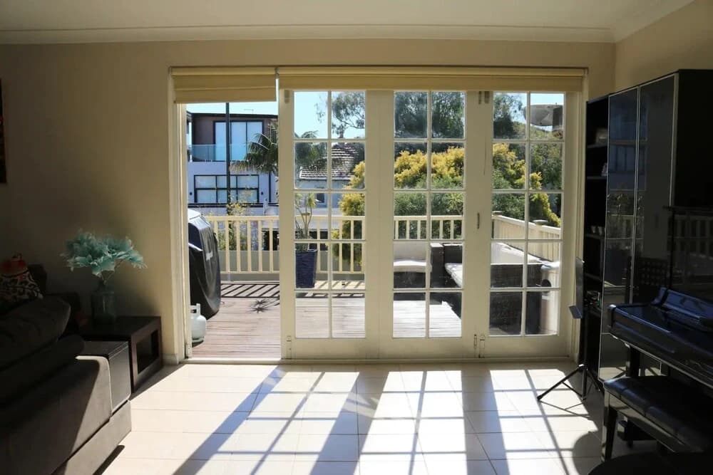 Spacious 4 Bedroom Seaside Gem - photo 7
