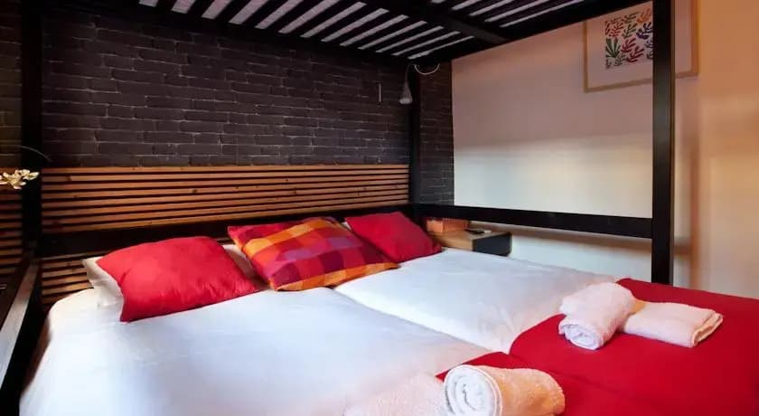 Olympic Village Beach Guesthouse - photo 4
