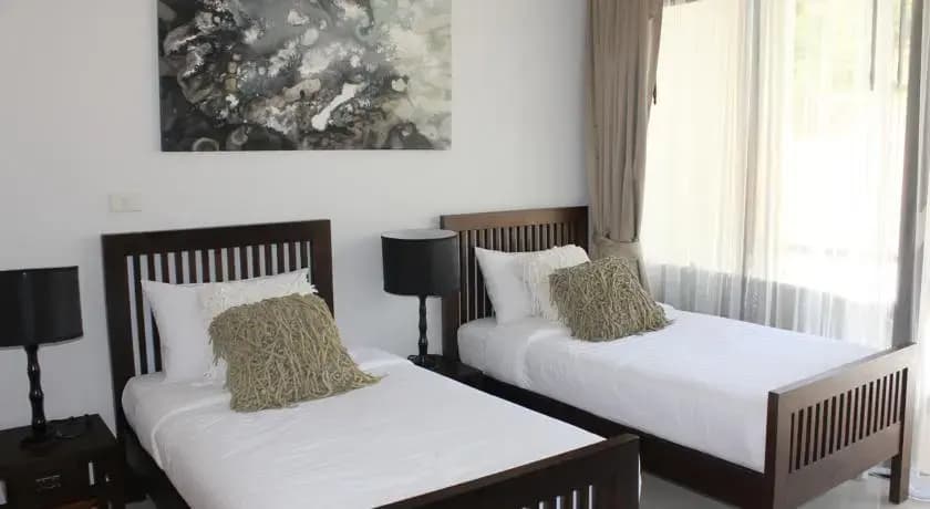 Brand New 3 Bedrooms Townhouse - photo 2