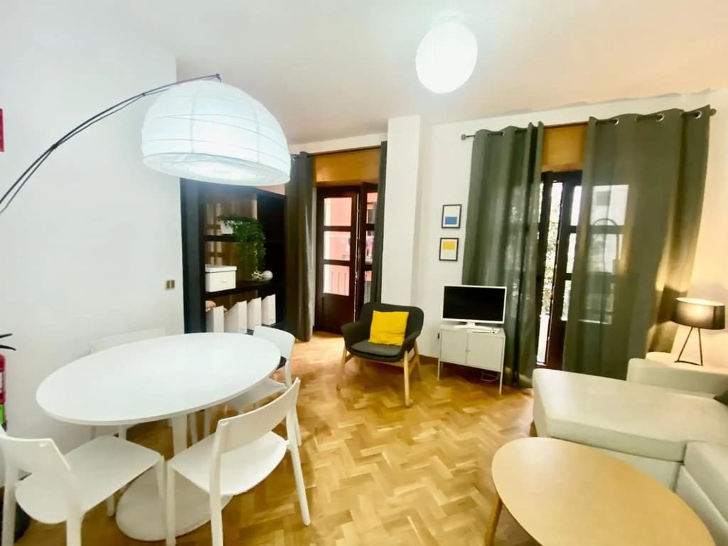 Centro Embajadores / Luxury Apartment - photo 14